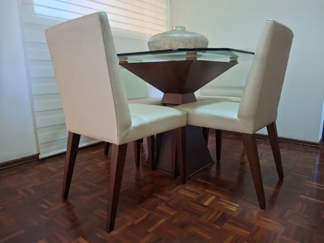 Mesa de Jantar com 4 Cadeiras