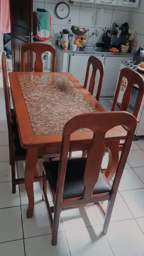 Mesa de Jantar rústica. Tampo com mármore embutido