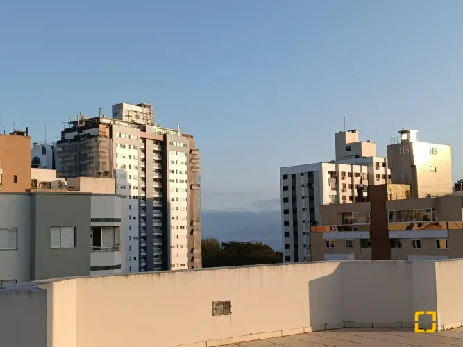 Apartamento 3 Dormitórios, no Centro a uma Quadra da Beira-mar Norte