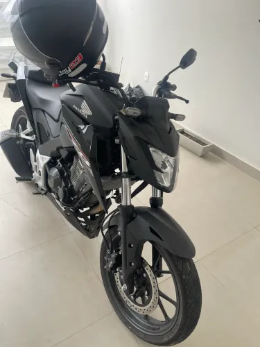 Twister CB 300 2025