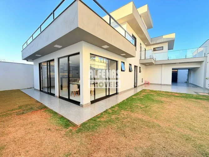 Casa à venda 4 quartos no Bairro Industrial