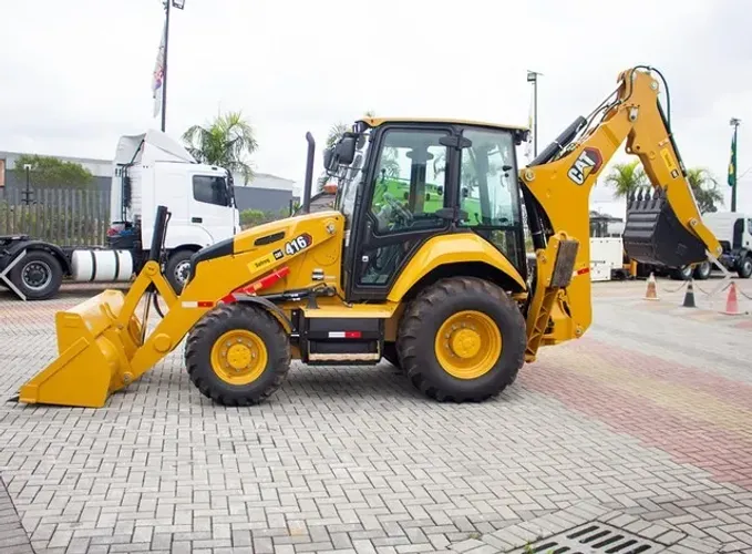 Retroescavadeira Cat 416   Completa 4x4 2026