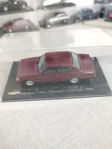 Miniatura 1/43 Chevrolet Opala Diplomata Collectors 1992 *** falta um limpador de parabris