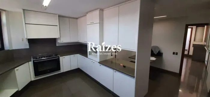 Apartamento para alugar no Fundinho com 300m², 3 Suítes sendo 1 Master com Hidro e 2 Vagas