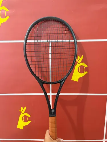 Raquete de Tênis Wilson RF Pro 01