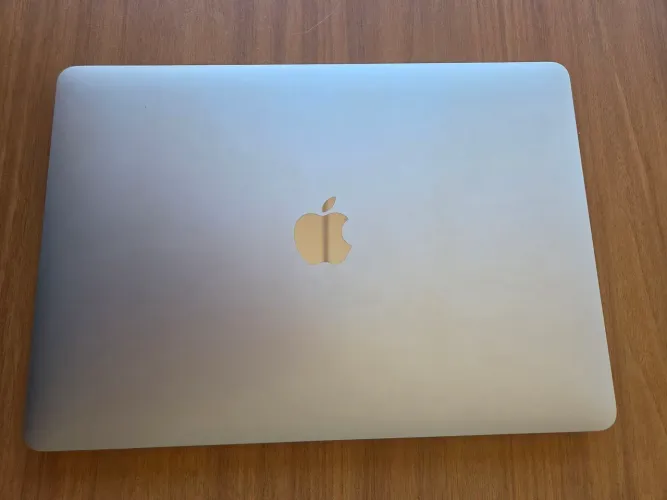 Apple MacBook Air M1 13" com pouco uso (excelente)