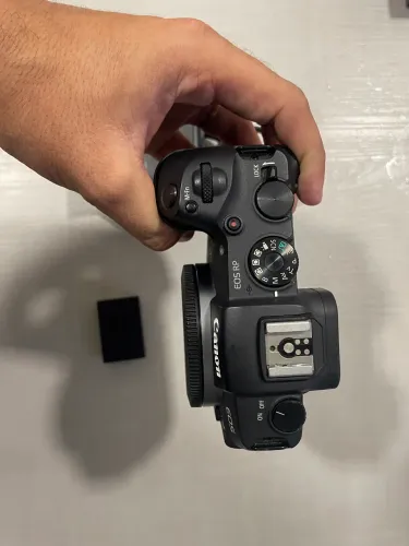Canon EOS RP - Mirroless Corpo