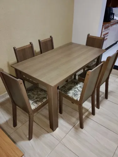 Mesa de jantar c/6cadeiras