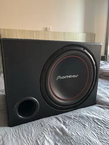 Subwoofer Pioneer em Caixa Dutada