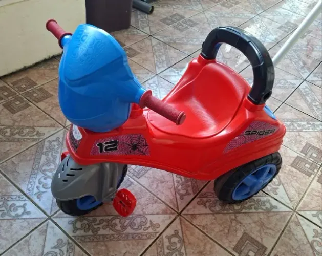 Triciclo Infantil Baby City Spider da marca Maral