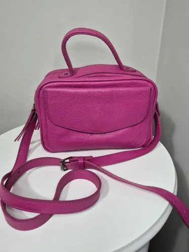 Bolsa bau rosa couro