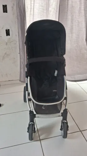 Vendo carrinho de bebê. 300$