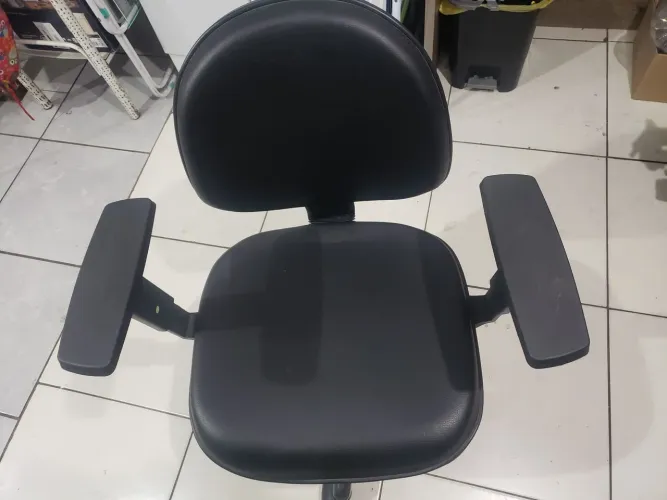 Cadeira de escritório giratória