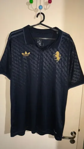 Camisa Juventus 1-1