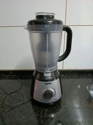 Liquidificador Arno funcionando
