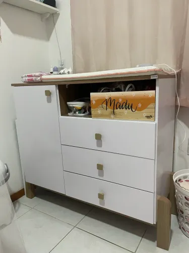 Cômoda de bebê / trocador