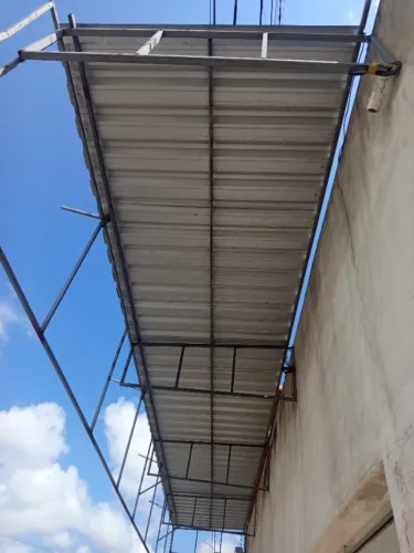 Estrutura para cobertura de faxada