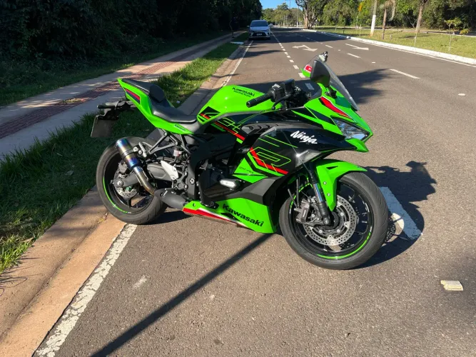 ZX4R KAWASAKI NINJA 