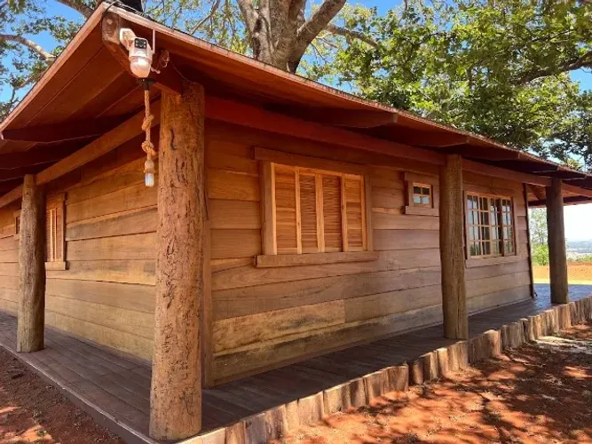 Chácara 2.000m², Casa Madeira, Rústica, Área Gourmet, Piscina, Tanque Peixe,, Aragoiânia