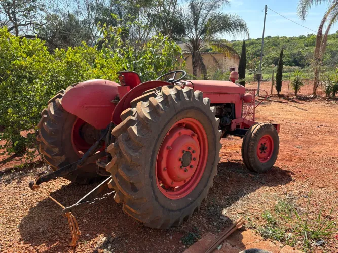TRATOR MF 65X