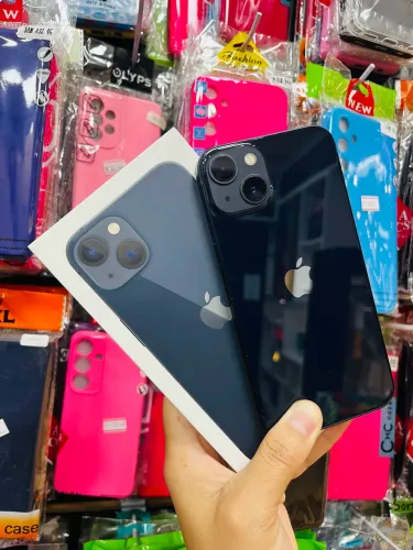 iPhone 13 256Gb bateria 87%.