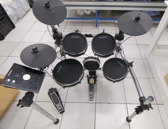 Bateria Eletrônica Alesis Command Mesh