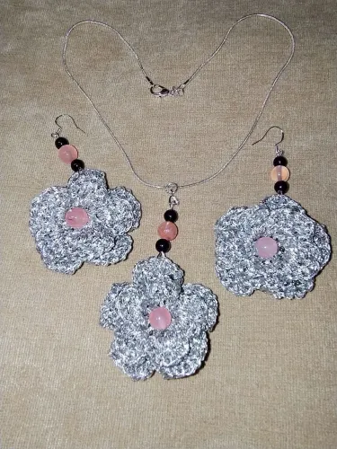 Conjunto brincos  de crochê com ametista e jade persa com detalhes em prata 925