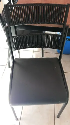 Vendo esse conjunto de mesa cm 4 cadeira zerada com nota fiscal 