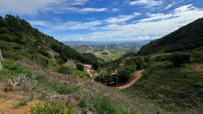 Terreno para venda, com 4.100 m² no Circuito Caravaggio - Santa Teresa - ES
