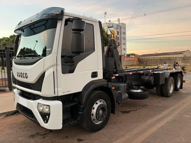 Iveco Tector ( Rollon Rollof) R$ 495.000,00