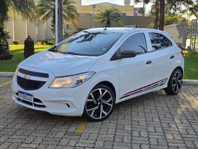 Chevrolet Onix JOY Hatch 1.0 8V Flex Mec. 4P 2018