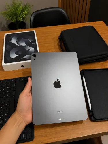 iPad Air 5ª Geração M1 256GB Completo + Teclado + Capa + Caneta
