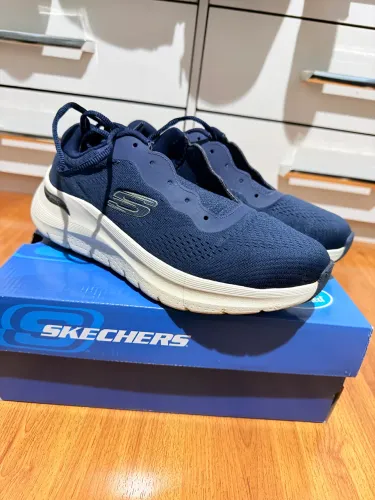 Tênis skechers número 40