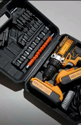 Parafusadeira sem fio 48V 2 baterias e maletas com acessórios