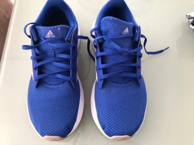 1 par de tênis por 100!!