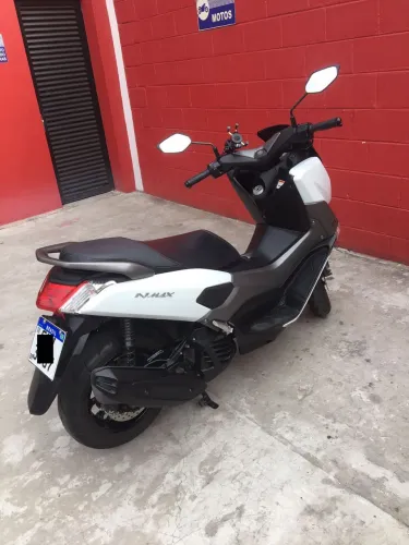 Vendo ou troco nmax por modelo mais novo ou adv .. dou volta
