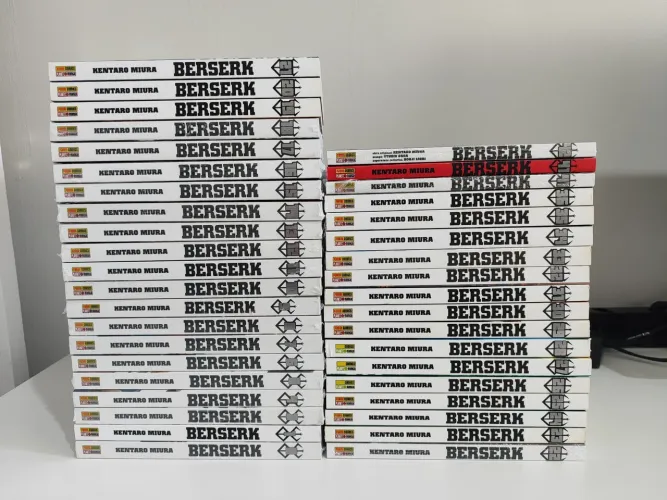 Coleção de Berserk 1 ao 36,41,42 + 41 edição especial.