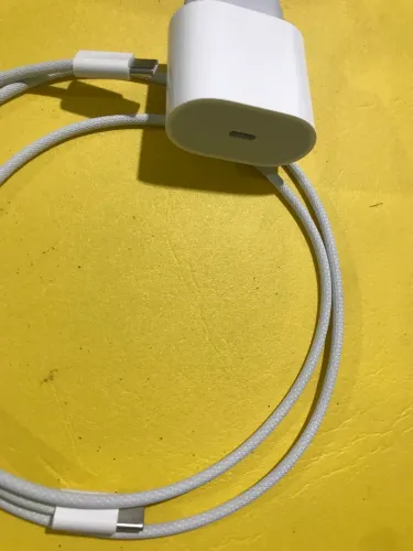 Fonte e cabo de iPhone 17 pro max original Apple 