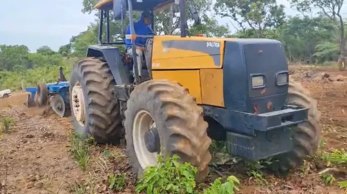 Vendo Trator