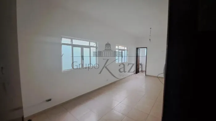 Sala Comercial - Parque Industrial - 40m².