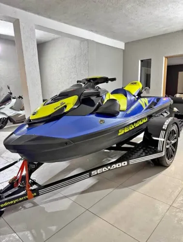 Jet Seadoo 2020 (entrada 8 mil)