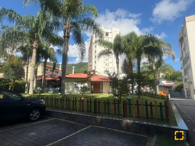 Apartamento à vendacom 3 dormitórios, 74 m² à Venda + vaga - Itacorubi- Florianópolis