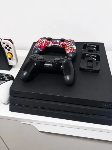 PS4 Pro 2 TB - Excelente estado (PlayStation4pro)