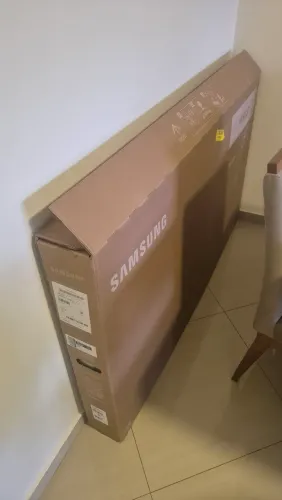 Tv Samsung 65" BU8000 (DEFEITO NOS LEDS)