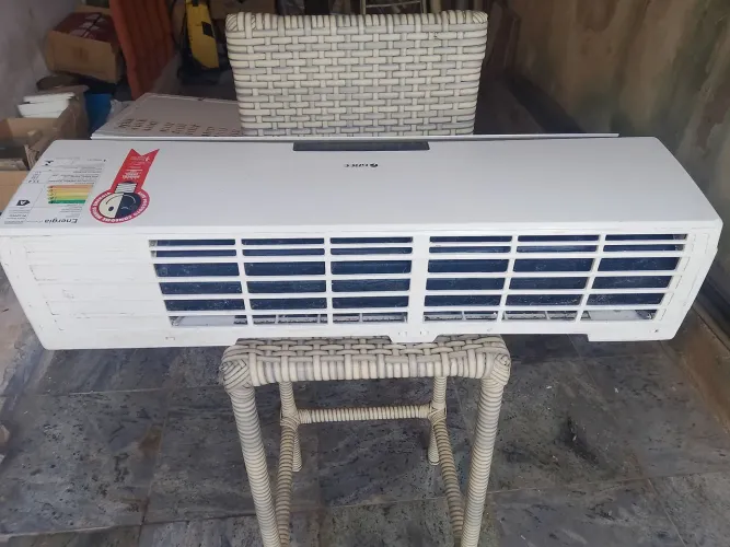 EVAPORADORA GREE 9000 BTUS + SUPORTE E CONTROLE REMOTO