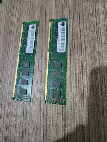 8gb de memória RAM DDR3 (2x4), da marca teikon de 1600 MHz.