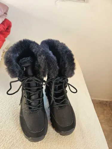 Botas para neve no n° 33/34 nunca usada