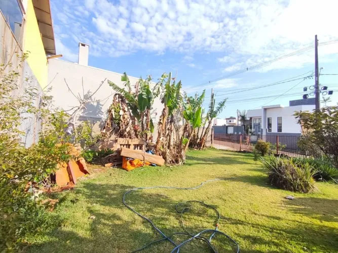 Sobrado com 3 dormitórios à venda, 139 m² por R$ 595.000,00 - Universitário - Cascavel/PR