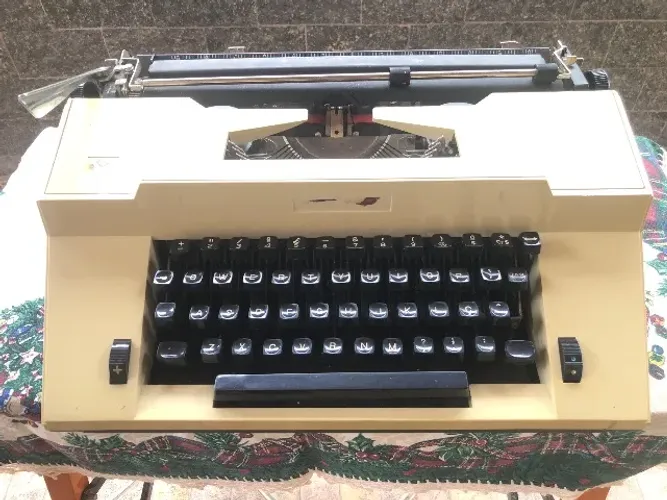 Máquina de Escrever Remington 33 L Funcionando