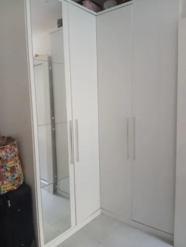 Guarda roupa de canto em mdf